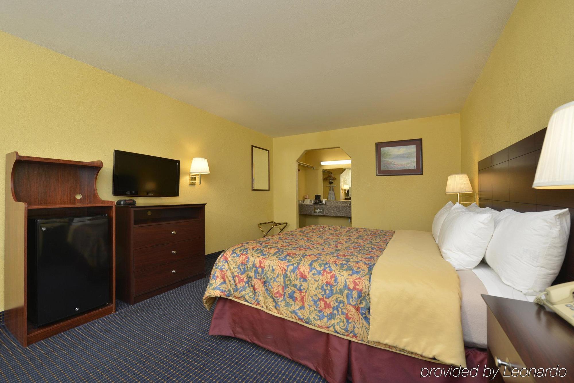 Days Inn Gun Barrel City מראה חיצוני תמונה