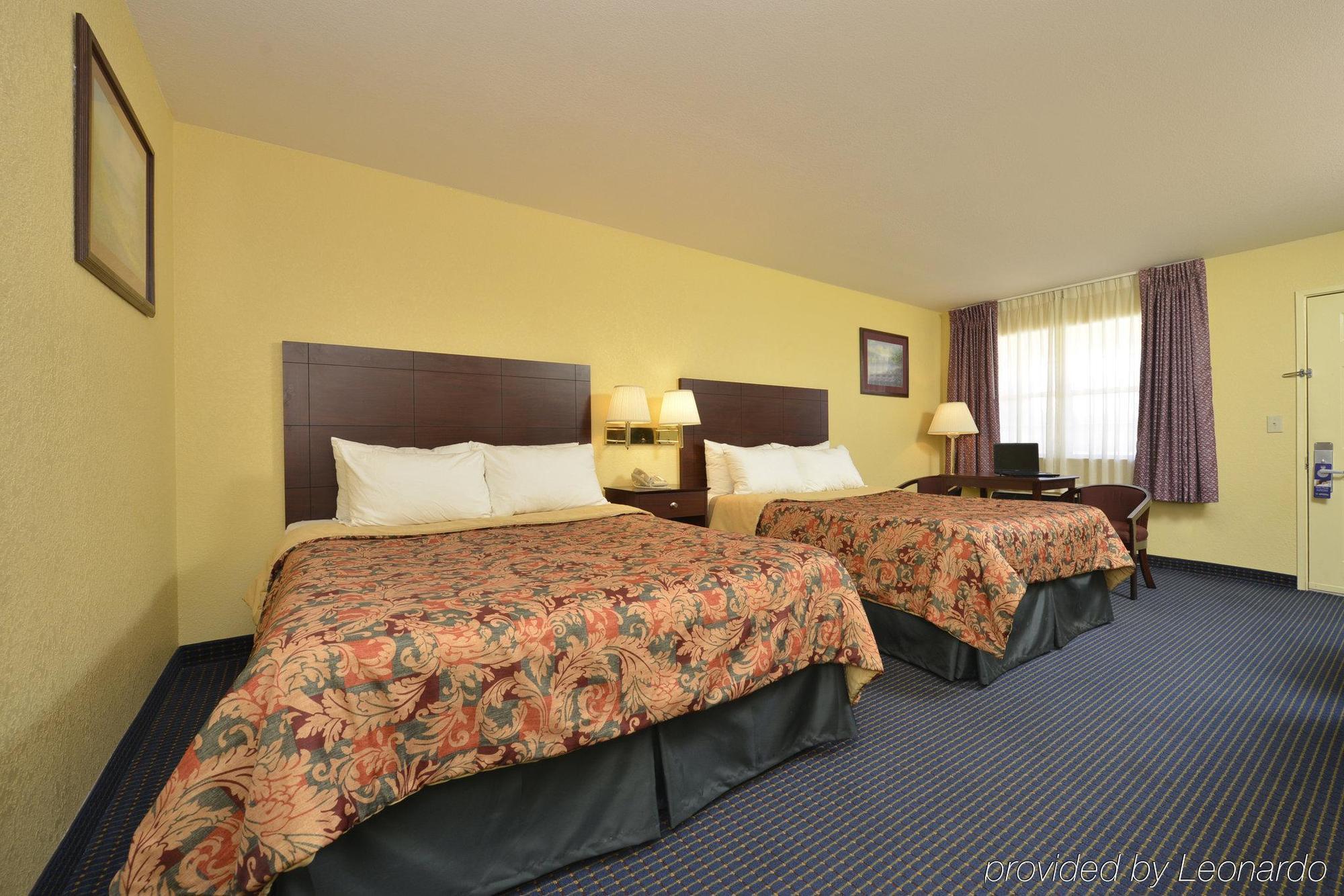 Days Inn Gun Barrel City מראה חיצוני תמונה