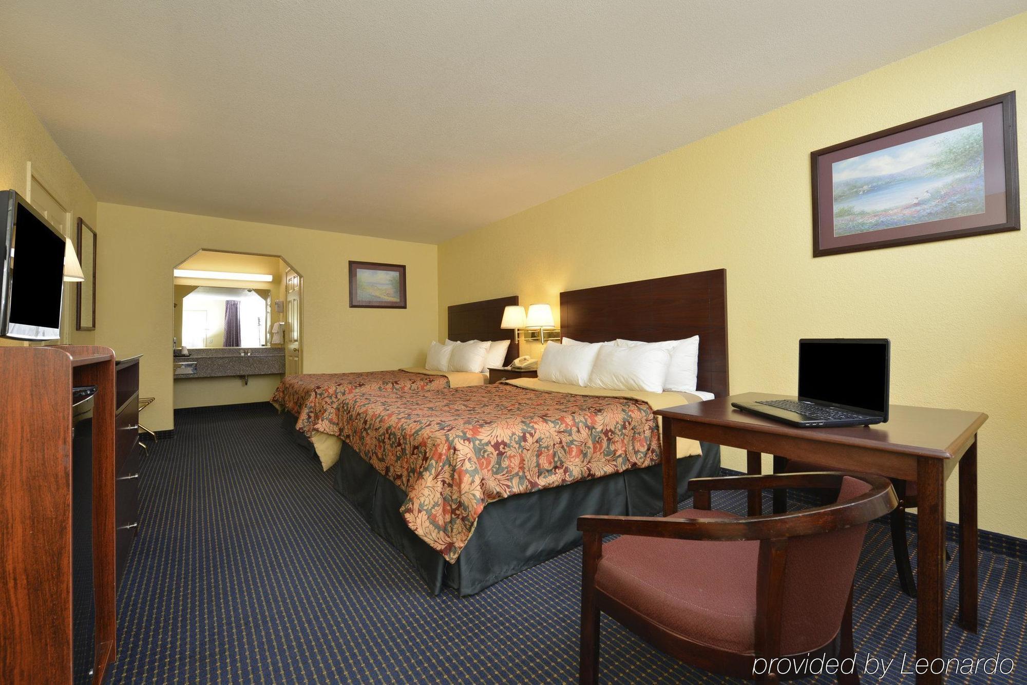 Days Inn Gun Barrel City מראה חיצוני תמונה