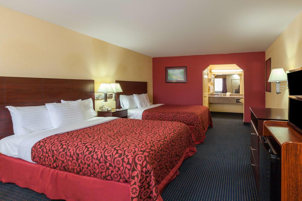 Days Inn Gun Barrel City מראה חיצוני תמונה