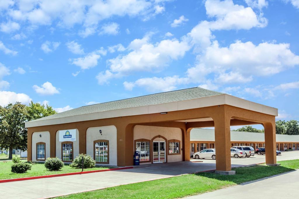 Days Inn Gun Barrel City מראה חיצוני תמונה